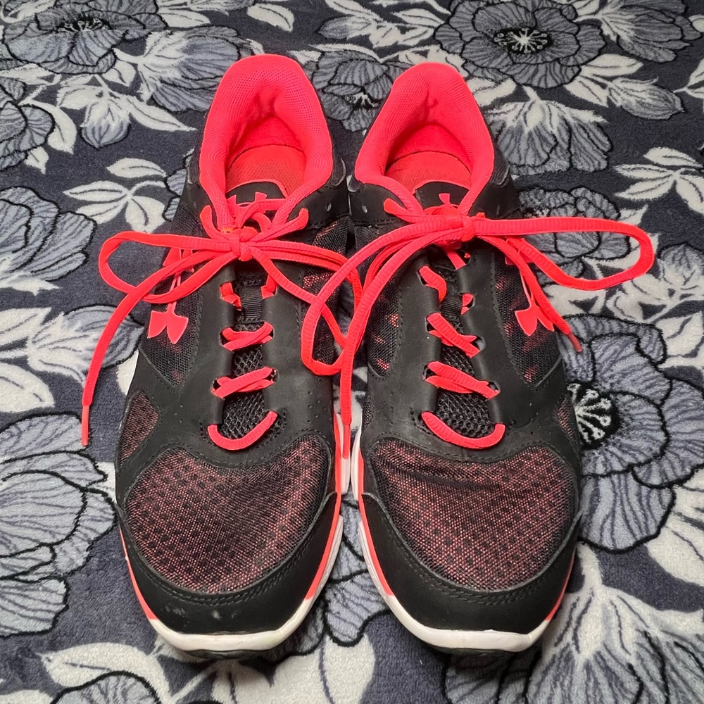 Under Armour Women’s Micro G Assert V Running Shoes
